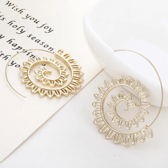 "Nirvana" Bohemian Floral Leaf Floral Hoop Earring - Picture 2 of 6